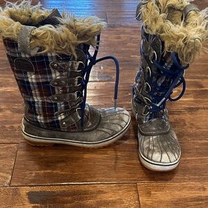 Sorel Brown and Blue Plaid Winter Boots with Blue Laces